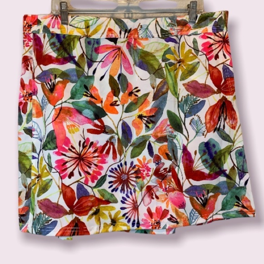 Rip Skirt Hawaii Wrap Skirt in Wildflower Watercolor Women’s Size: Large in EUC!